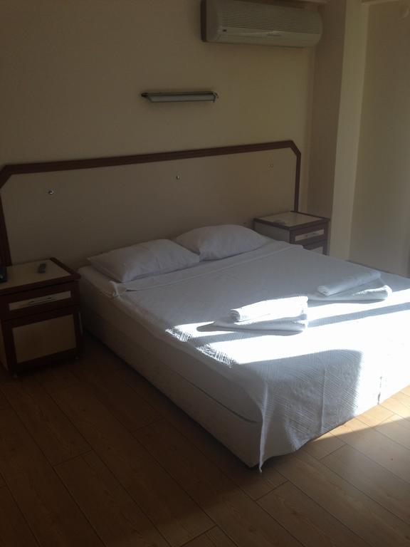 Zeytin Apart Hotel Cesme Bagian luar foto