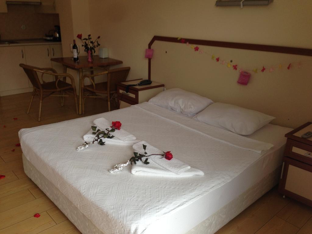 Zeytin Apart Hotel Cesme Bagian luar foto
